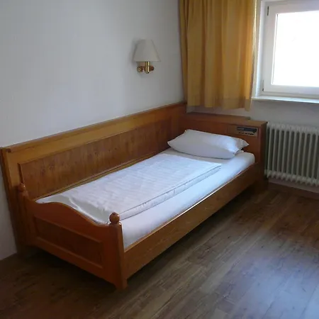Отель Hotel-restaurant Waldhorn