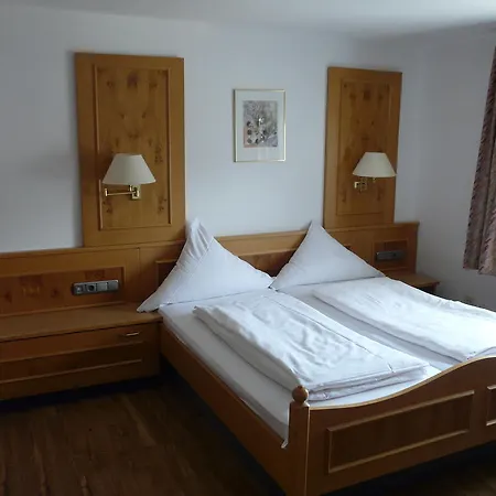 Отель Hotel-restaurant Waldhorn *