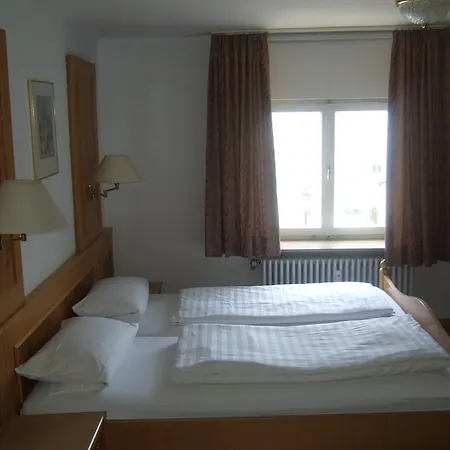 Отель Hotel-restaurant Waldhorn