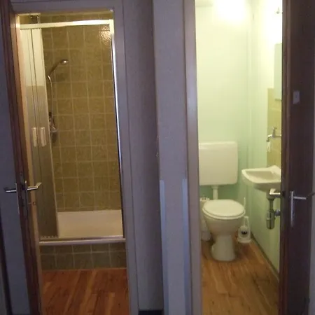 Отель Hotel-restaurant Waldhorn Вайнгартен