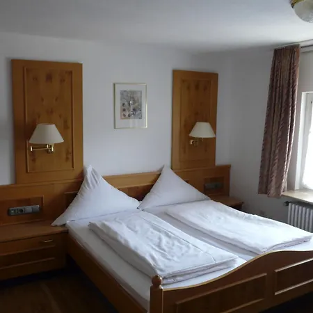 Отель Hotel-restaurant Waldhorn *